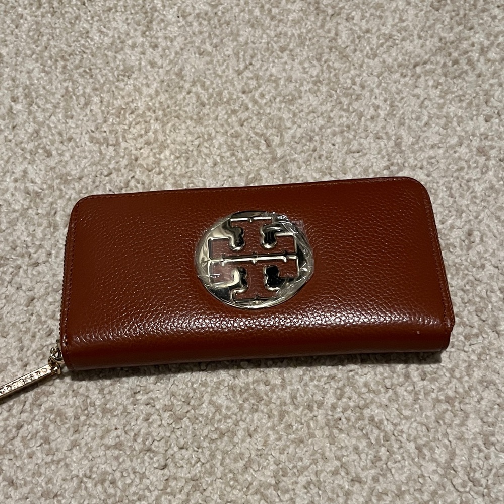 Tory Burch Cognac Pebbled Leather Zip Wallet with Silver Logo